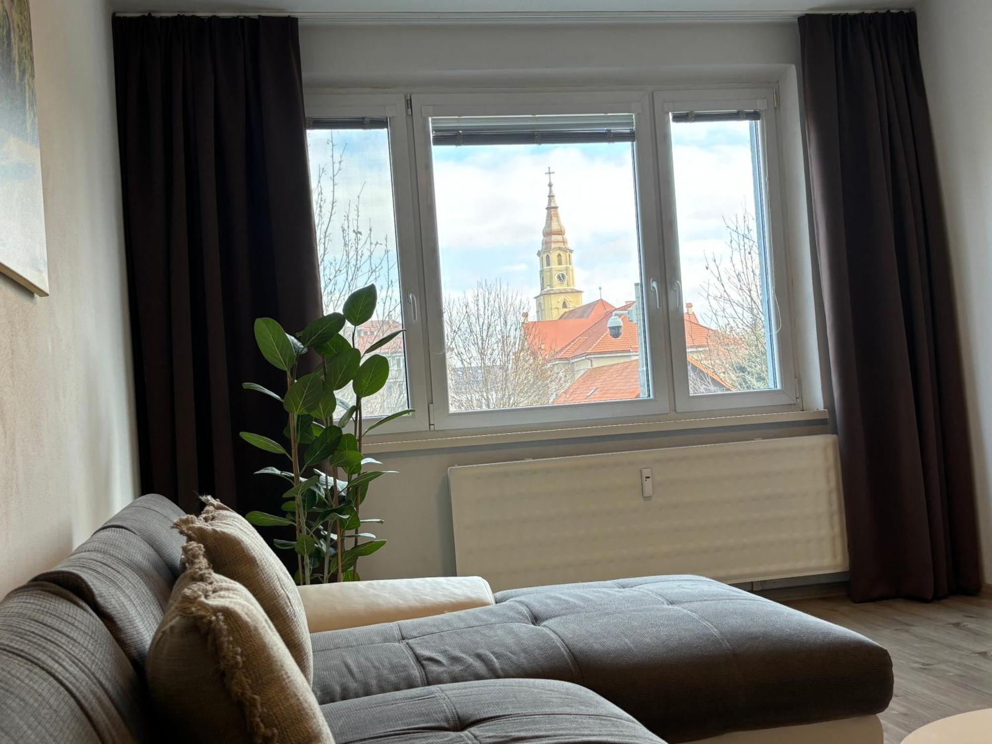 Apartman Centrum Komfort Zvolen Exterior photo